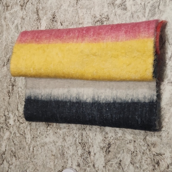 GAP Chunky Scarf - Picture 3 of 4